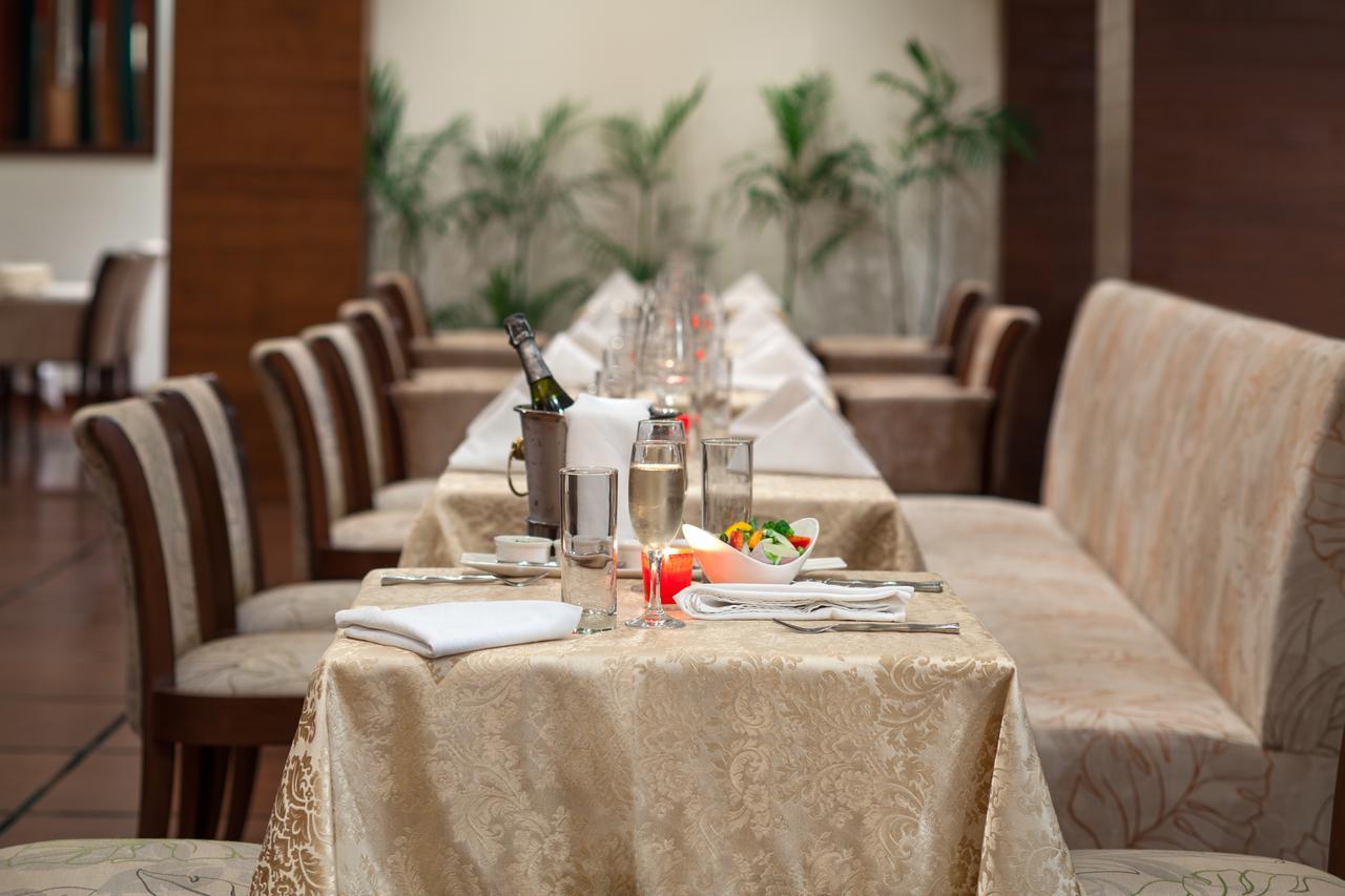 Hotel Dlf Club 5 Gurgaon Exterior foto